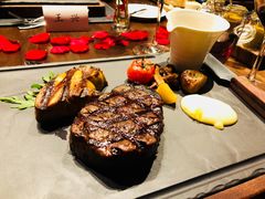 -恰餐厅及酒吧 CHAR Bar & Grill (北京丽都皇冠假日店)