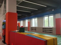 -悦动体能篮球羽毛球网球(三里河店)