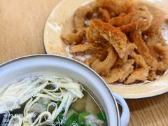 荠菜鲜肉小馄饨-柴爿巷·香酥鸡&馄饨(复兴中路店)
