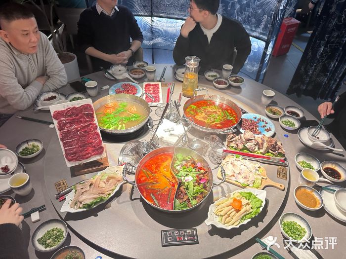 伴山牛贵州黄牛肉火锅·苗疆非遗艺术餐厅(上海首店)图片