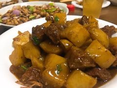 土豆炖牛腩-华春餐馆(鱼山路店)