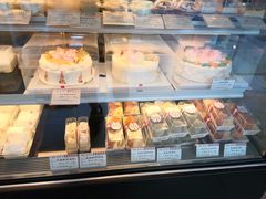 -红宝石·鲜奶小方·海派西点房(南丹店)