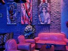 -INLOVE Live House