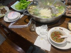 -乡土黄·鲜牛肉火锅·小龙虾(兴业街店)