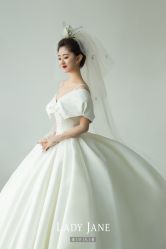 -Lady  Jane高端婚纱礼服馆