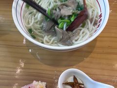 -小椒羊.羊肉粉 龙虾 羊肉串(新地旗舰店)