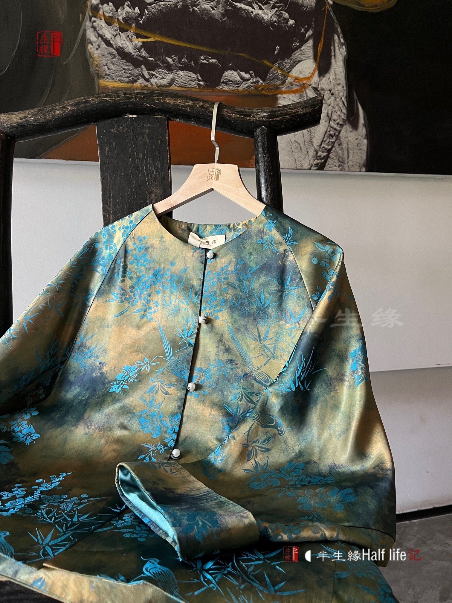 新中式真丝提花对襟上衣