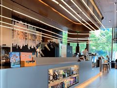 -星巴克臻选(上海虹桥新天地三店)