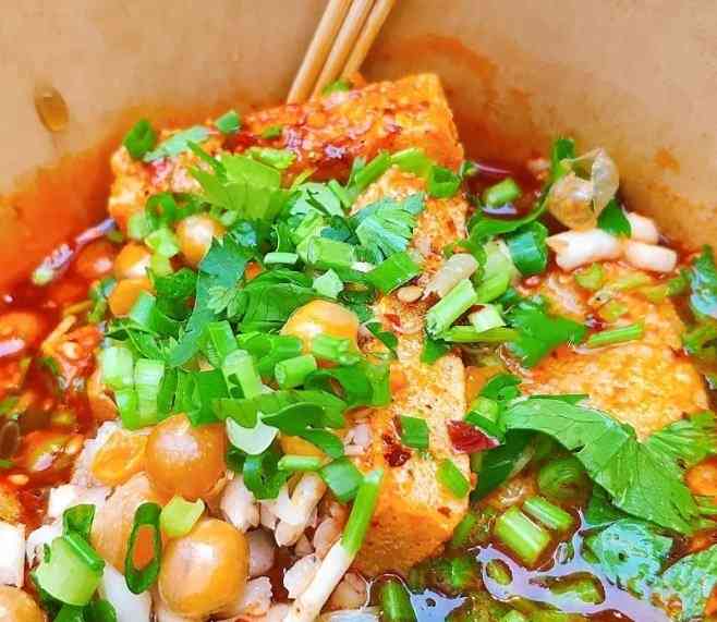 馋一把脆皮包浆豆腐(八一路店)-"一个人中午在解放碑不知道吃啥,就去