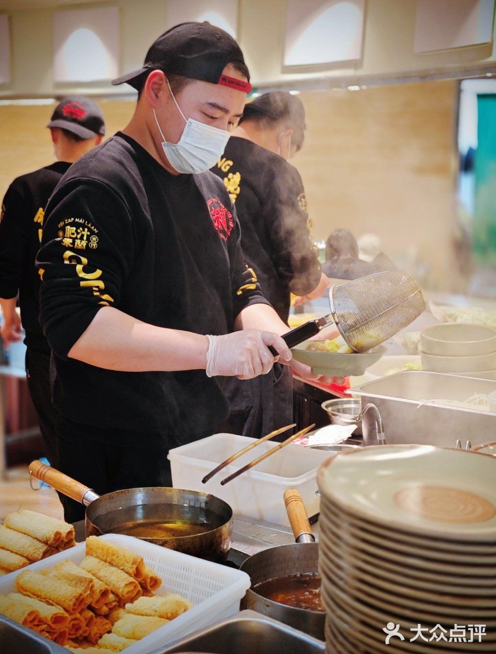 魔都最红米线｜探店肥汁米蘭“天星码头”概念店