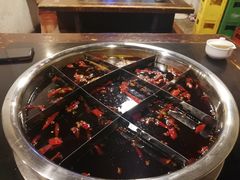 九宫格锅底-邓莽子老火锅(中兴路总店)