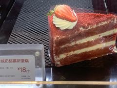 红丝绒奶酪慕斯蛋糕-85度C(福州马尾君竹2店)