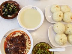 -李与白包子铺(桐梓林店)