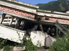 -四川汶川特大地震漩口中学遗址