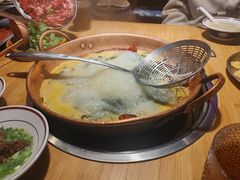 -洱火云南酸菜牛肉火锅(石景山当代商城店)