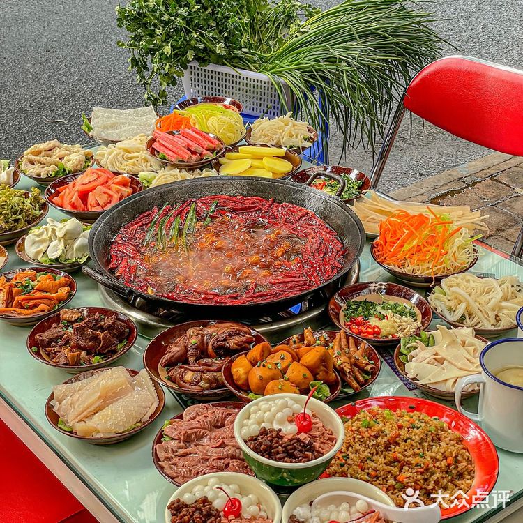 终于又吃到了!谢霆锋是真的懂火锅的赞爆…