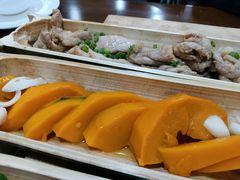 -胡须哥网红竹筒菜