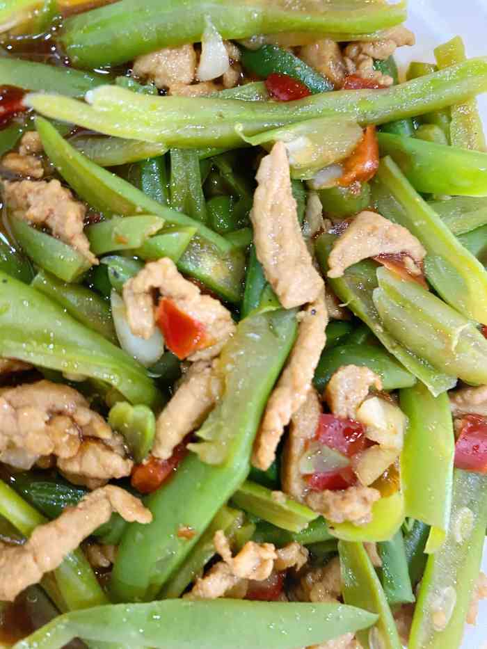 农家小碗菜-"「干豆角腊肉小碗菜」豆角诗选用了长长的豇.