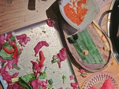 -野山舂·贵州现舂酸汤火锅(鸿通城店)