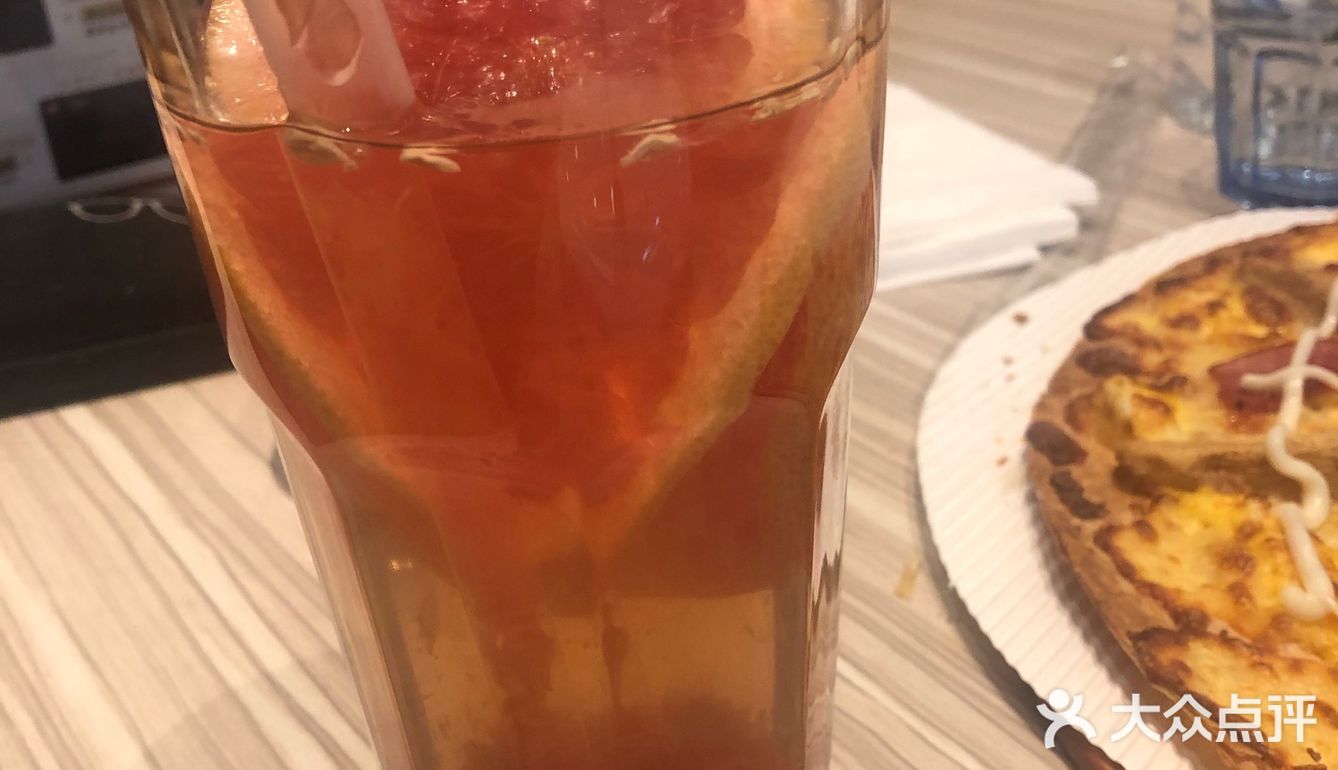 服务好，店面干净卫生，最最好的，小吃拼盘是必点的