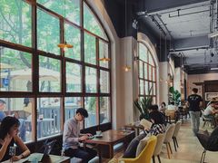 靠窗位-VESH COFFEE(定西路店)