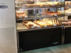 面包甜点陈列柜-可颂坊(凉城店)