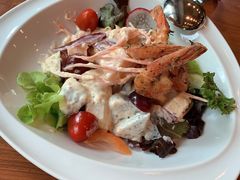 -Chom Cafe and Restaurant