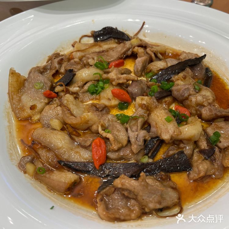 交通：就在番禺广场地铁H出口对面