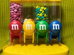 -m豆巧克力世界(上海世茂广场店)