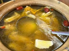 滋补花雕鸡锅-谢记上海大排档(长寿路店)