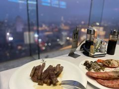 -云顶旋转自助景观餐厅