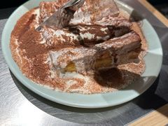 漏奶滑-潮界(虹桥新天地店)