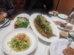 -梅利汴京烤鸭•开封豫菜地标店(东大街店)