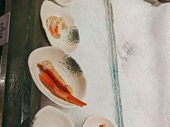 -雍容荟帝王蟹活龙虾展台自助(IFS黑金店)