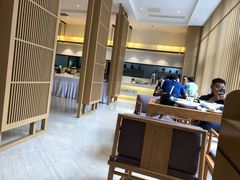 大堂-鱼鲜饭香·招牌汽锅剁椒鱼头王