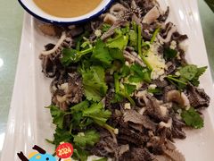 -六顺园清真回族饭店(工程街店)