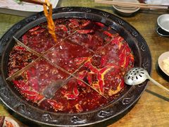 -渝嘴小老弟老火锅(华新村店)