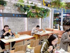 大堂-老乡鸡(上海白玉兰广场店)