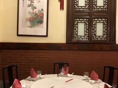 -梅龙镇酒家(南京西路总店)