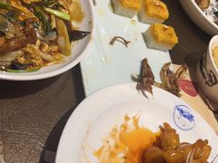 -东口码头·烧鸽子·鱼头泡饼·地方菜(金鹰悦城店)