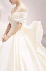 -Renee芮亦婚纱(原丽莎)
