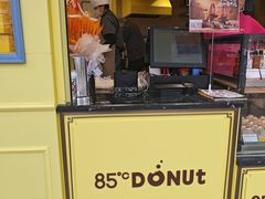 -85度C(生甜甜圈研究工坊·上海平凉店)