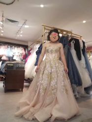 -现代经典婚纱摄影