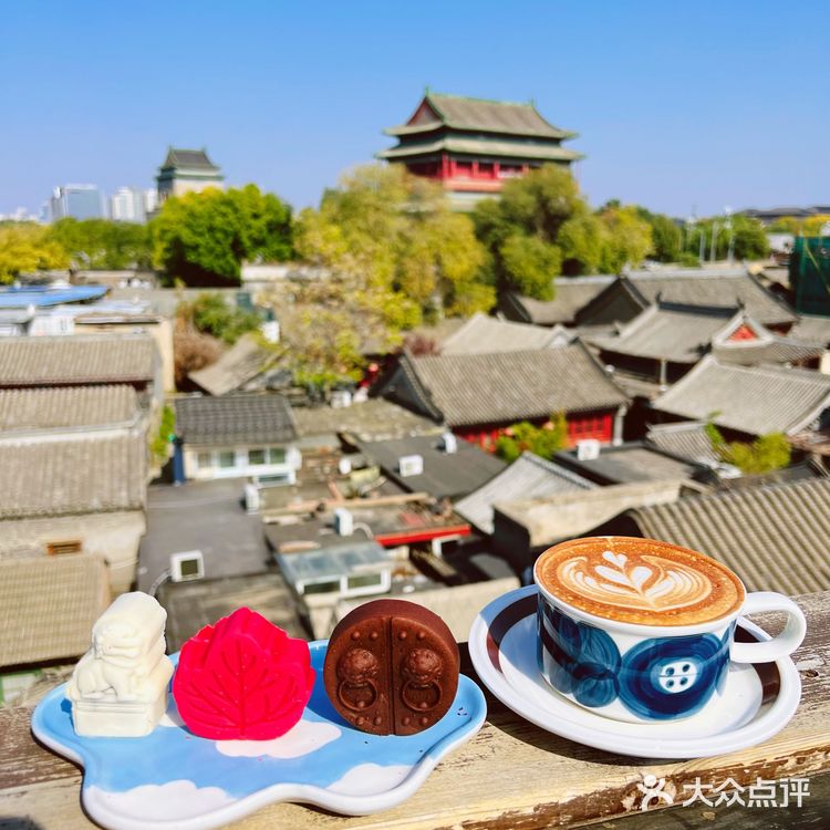 北平的秋天🍁，藏在这家绝美屋顶露台咖啡店☕️｜糖房咖啡
