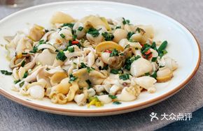Scallion Sauce Abalone with Tofu and Bamboo Shoots