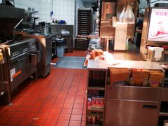 -麦当劳(展览路店)