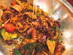 -愉肴麻辣香锅(中山路店)