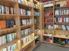 -新华传媒教材书店(中山南二路)