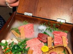 -山川小町·极番烧肉(新地假日广场店)