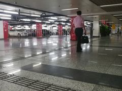 -虹桥火车站-停车场